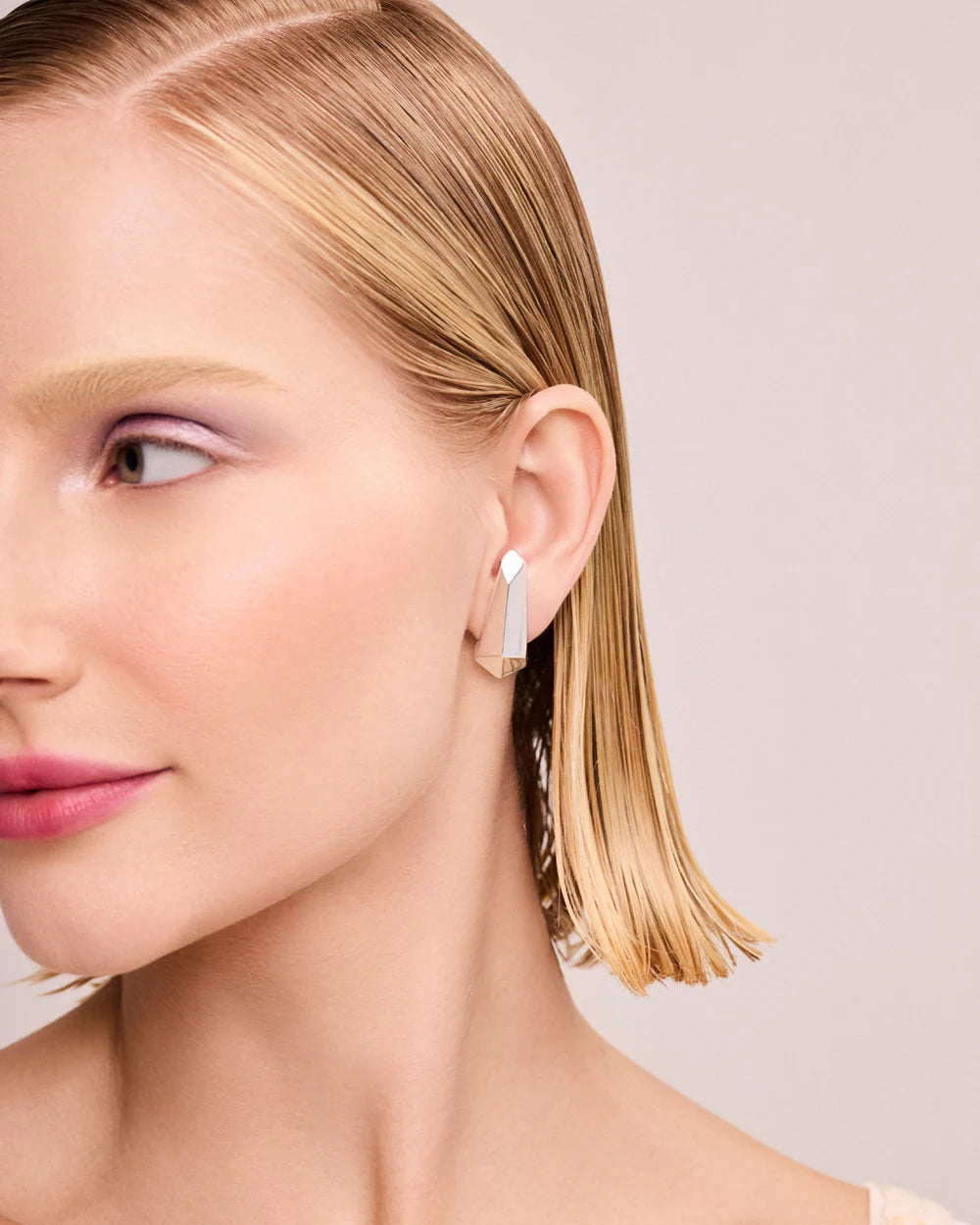 Earhook Prisma